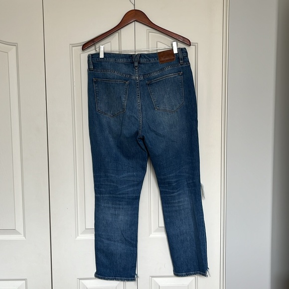 J. Crew Point Sur Distressed Boyfriend Jean in size 29 - Picture 3 of 4